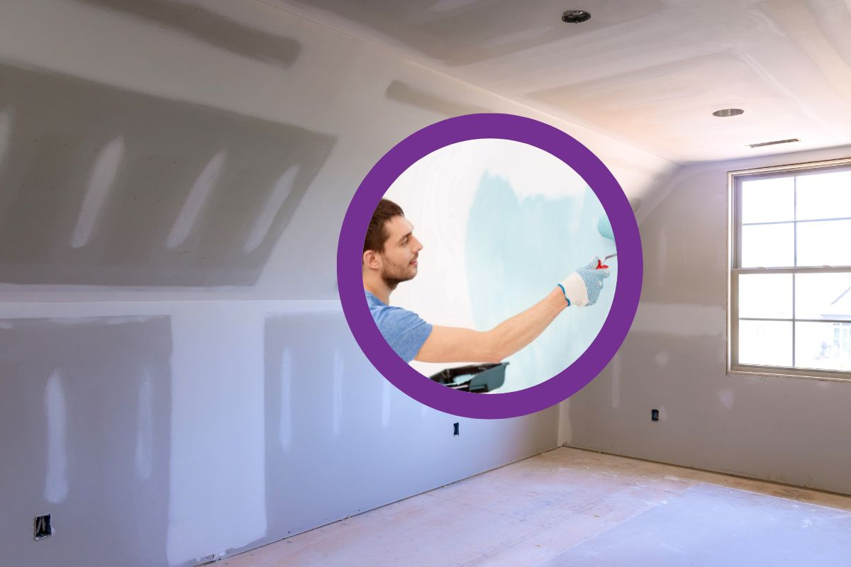 Sádrokartón a maľovanie: Možno použiť rovnakú farbu ako na stenu?